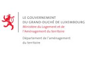 Logo der Regierung des Großherzogtums Luxemburg mit rotem Löwen und dem Text ‚Ministère du Logement et de l’Aménagement du territoire – Département de l’aménagement du territoire